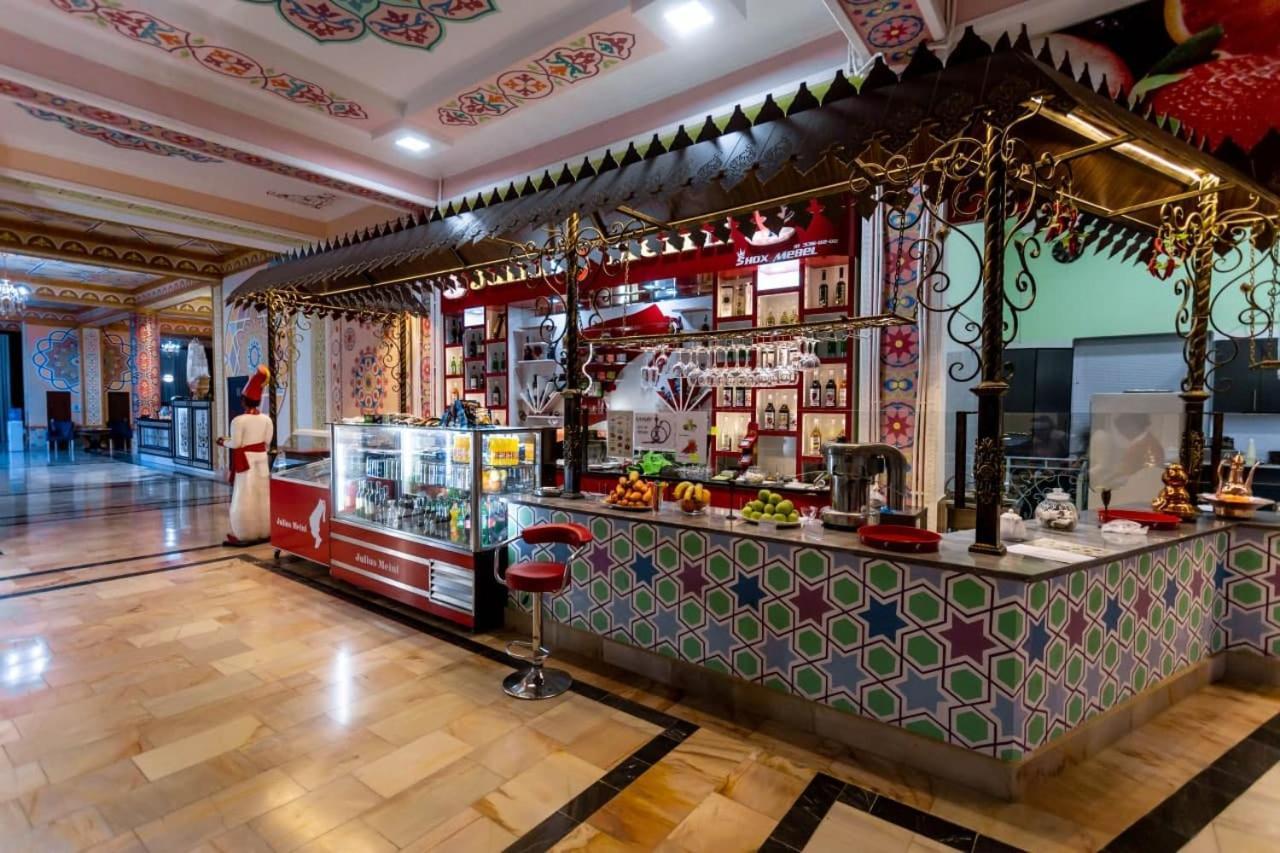 Garden Plaza Hotel Navoi Kültér fotó