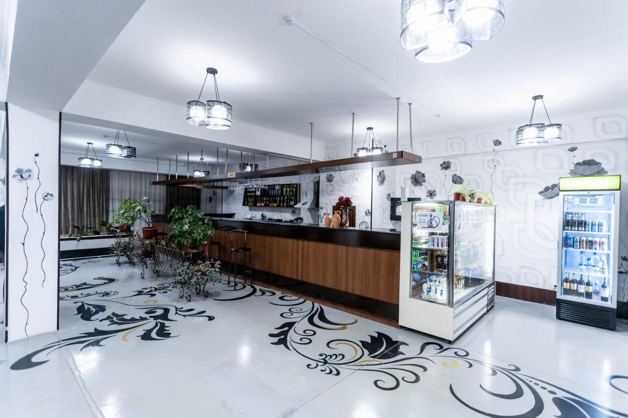 Garden Plaza Hotel Navoi Kültér fotó