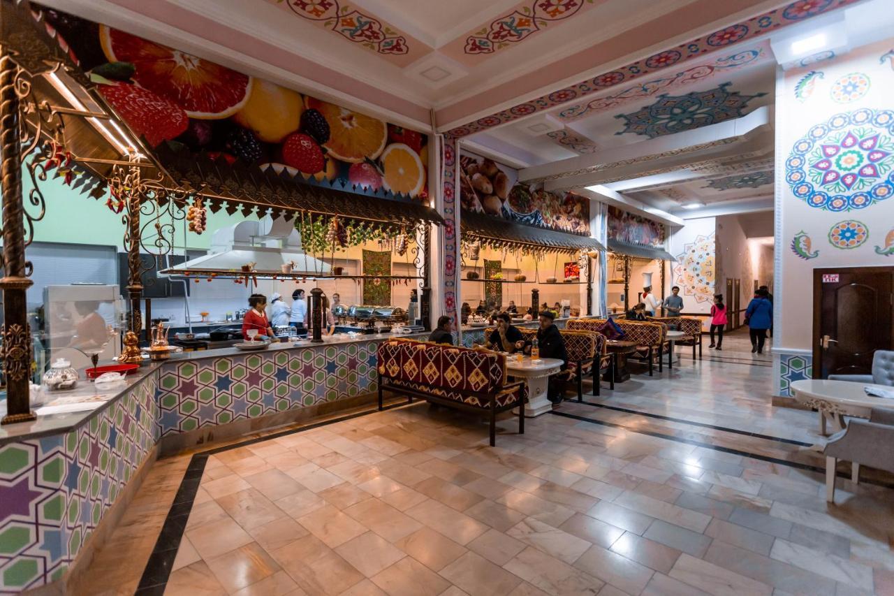 Garden Plaza Hotel Navoi Kültér fotó