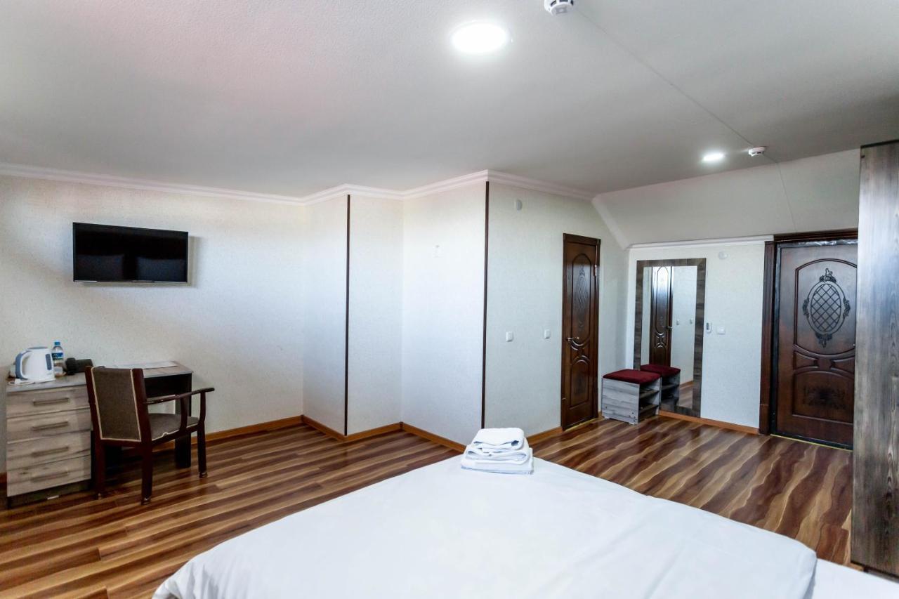 Garden Plaza Hotel Navoi Kültér fotó