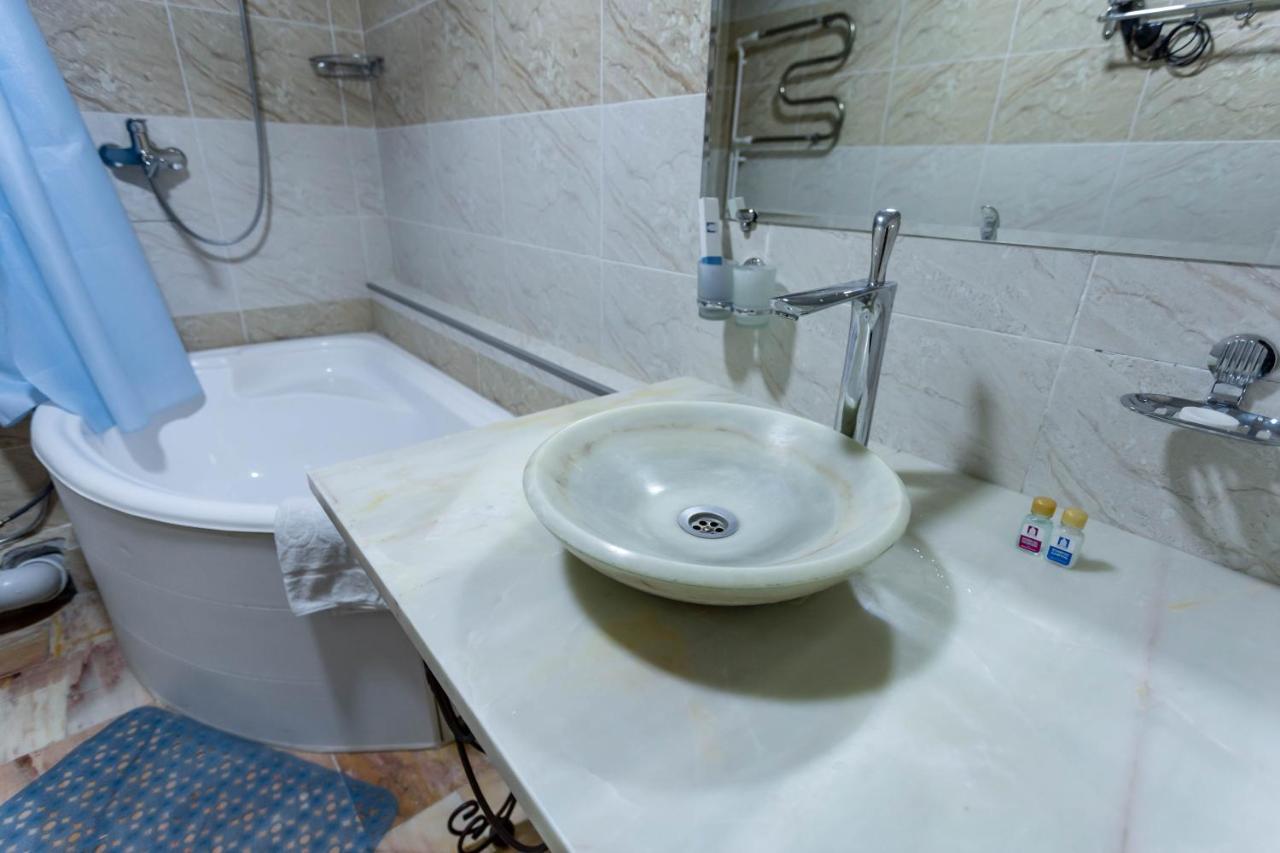 Garden Plaza Hotel Navoi Kültér fotó