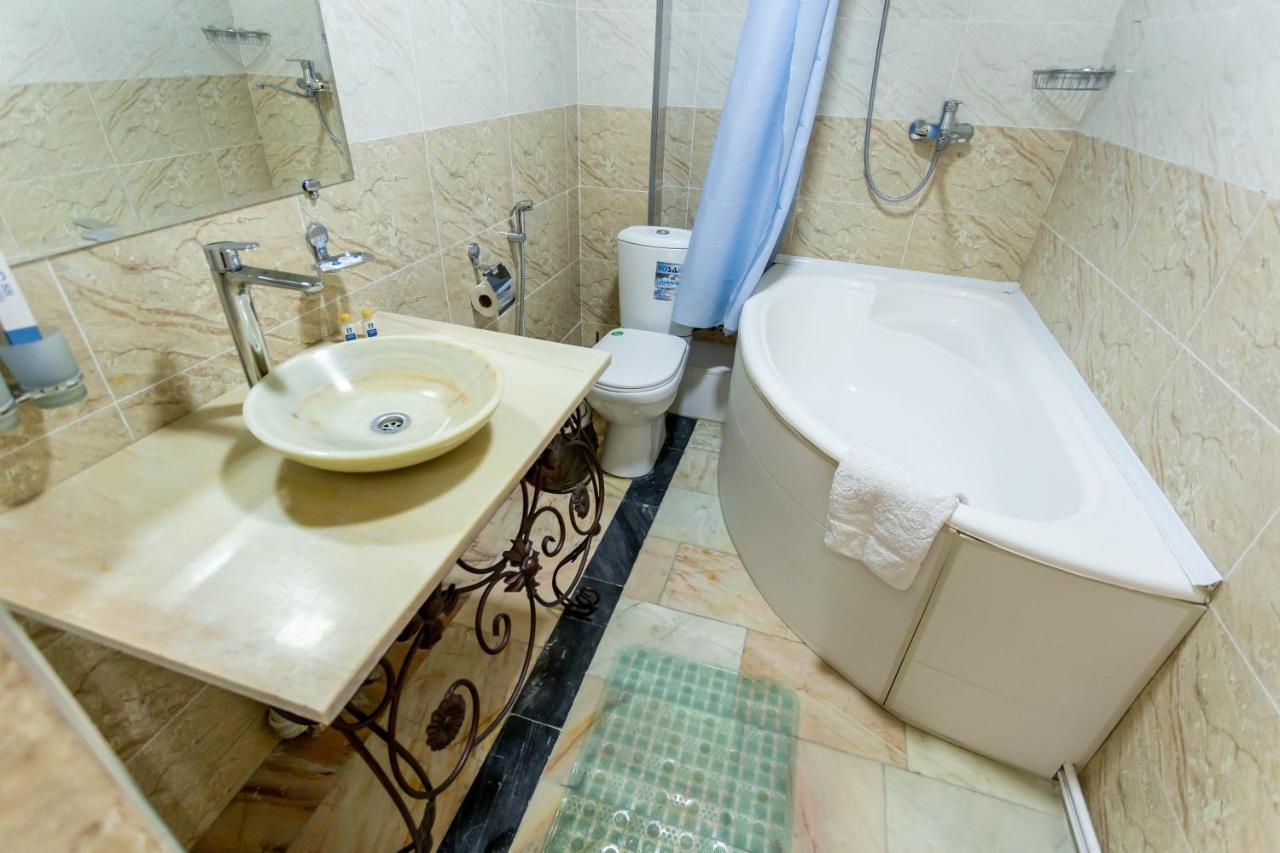 Garden Plaza Hotel Navoi Kültér fotó